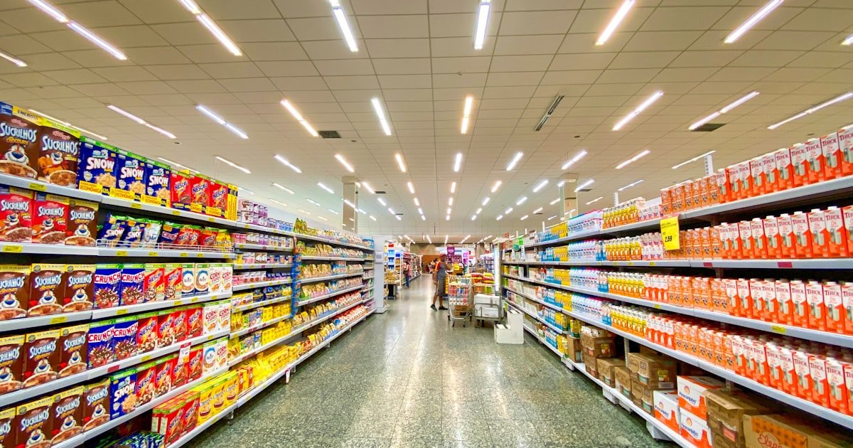 Best Credit Cards for Groceries in 2026: 6% Cash Back or 4x Points?